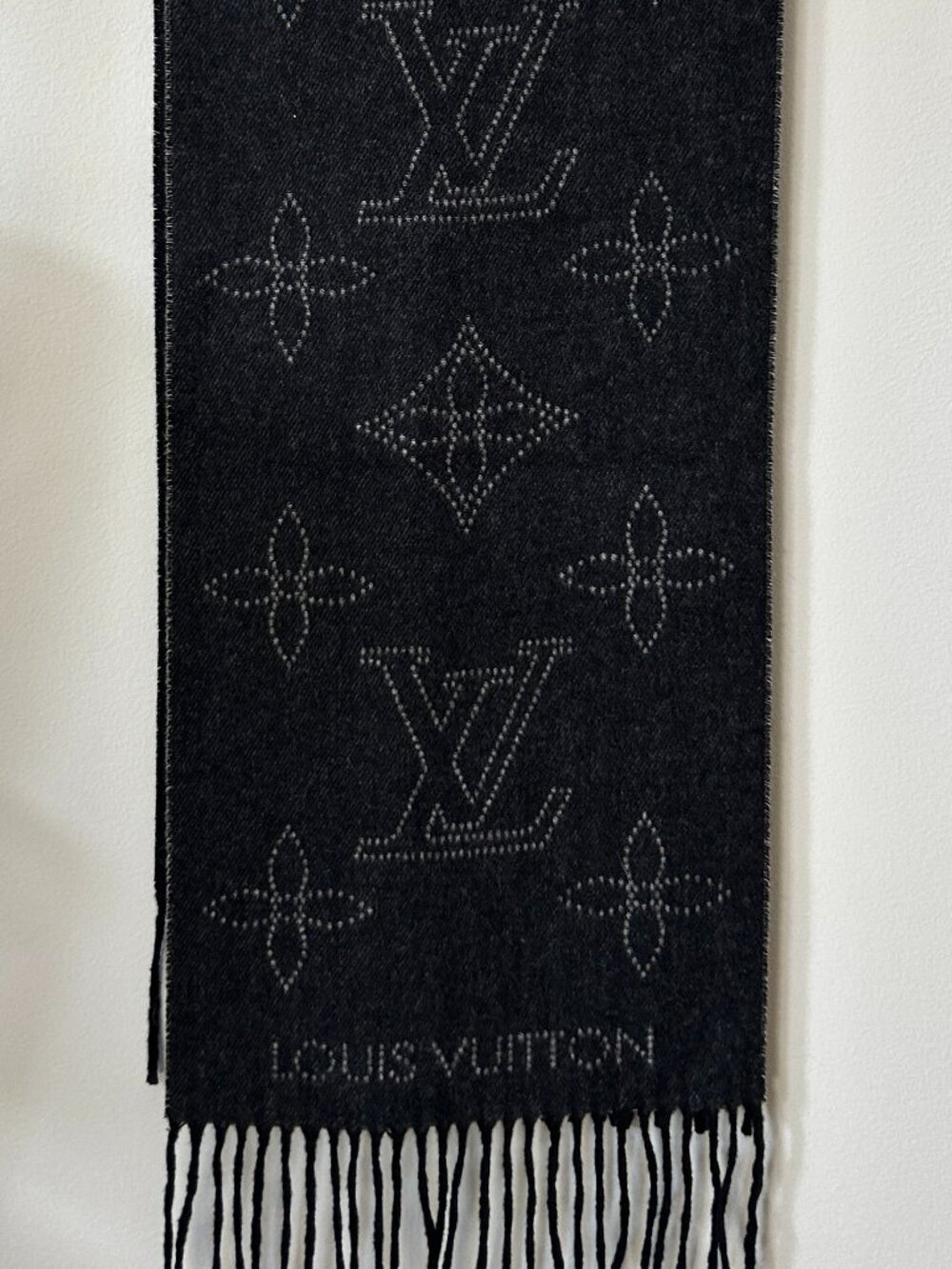 Louis Vuitton Mahina Scarf